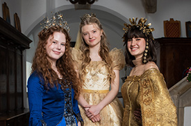 THE THREE PRINCESSES