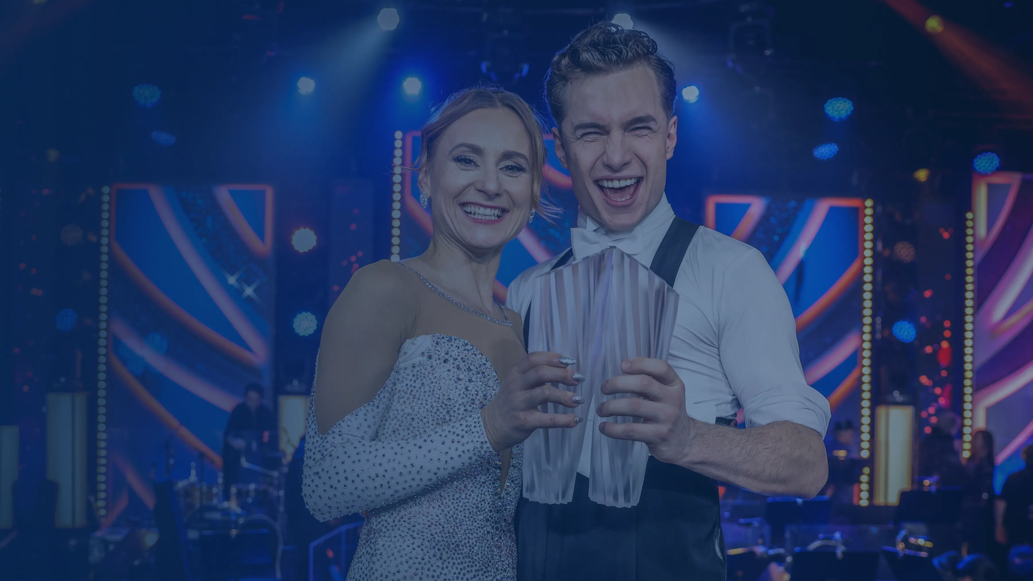 Třináctá řada StarDance zná vítěze – tanečnímu parketu kraluje dvojice Oskar Hes a Kateřina Bartuněk Hrstková