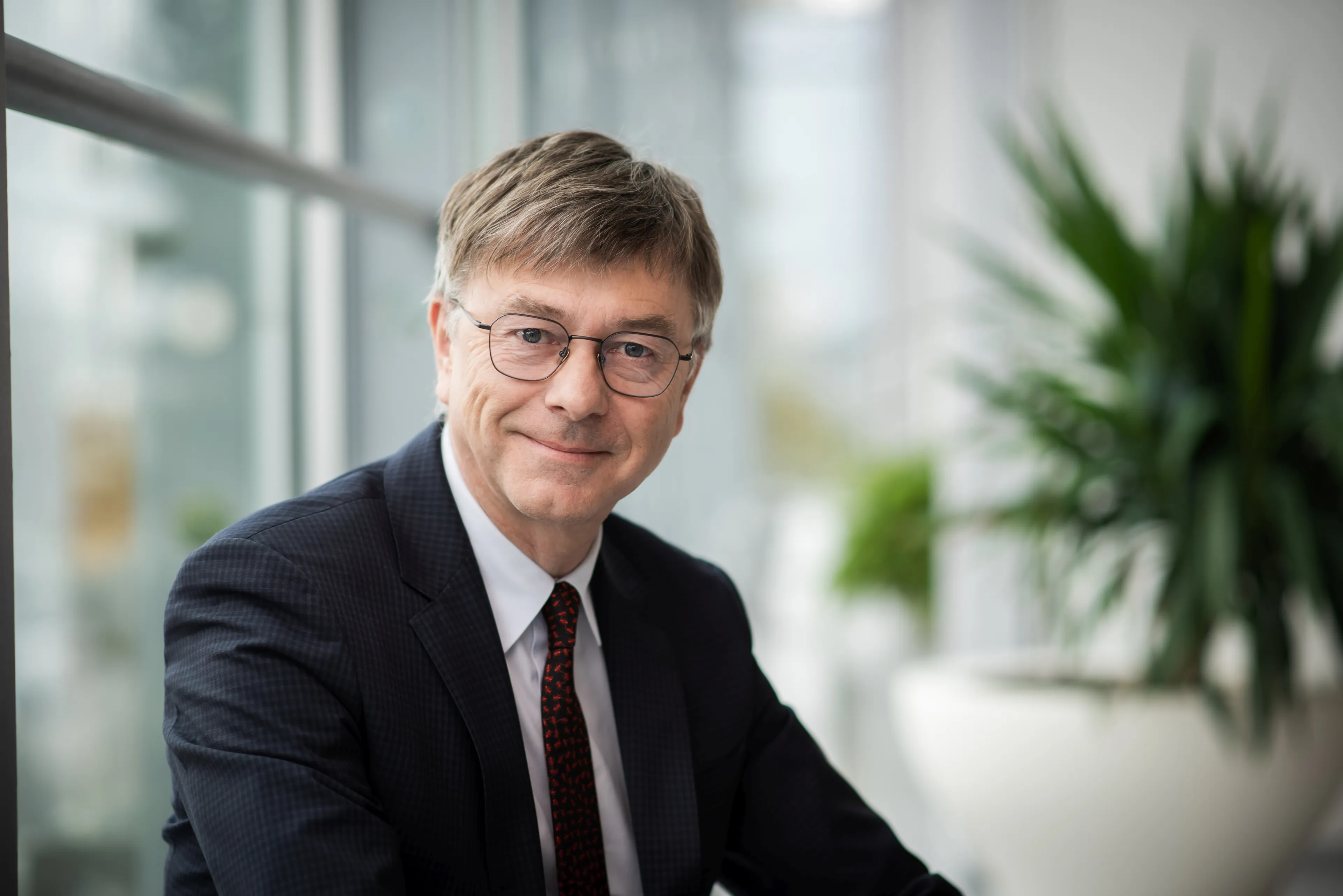 Novým generálním ředitelem České televize byl zvolen Hynek Chudárek