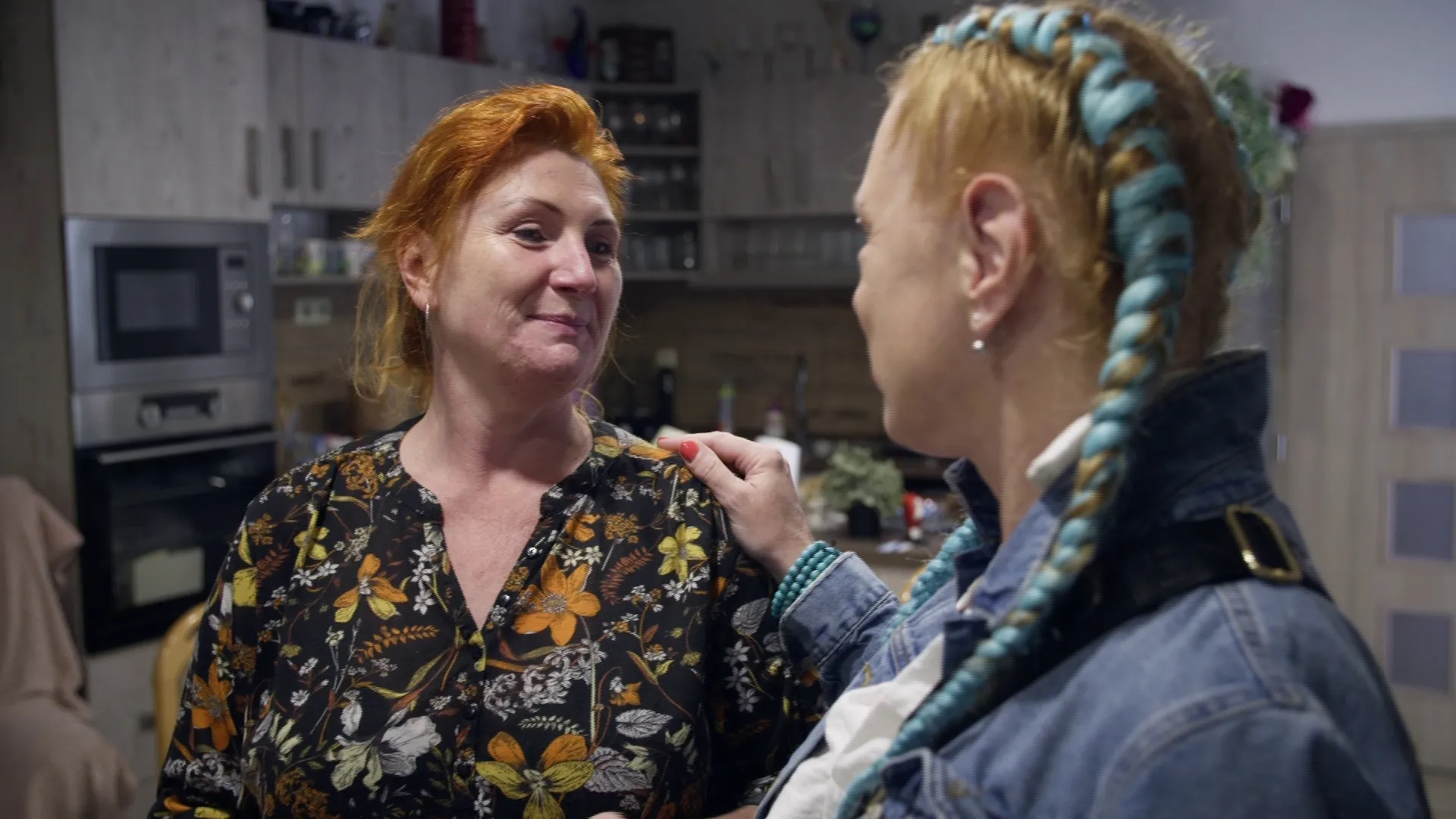 Nejses moje mama_reziserka Marketa Oddfish Neslehova s Marcelou Dedovou © Česká televize