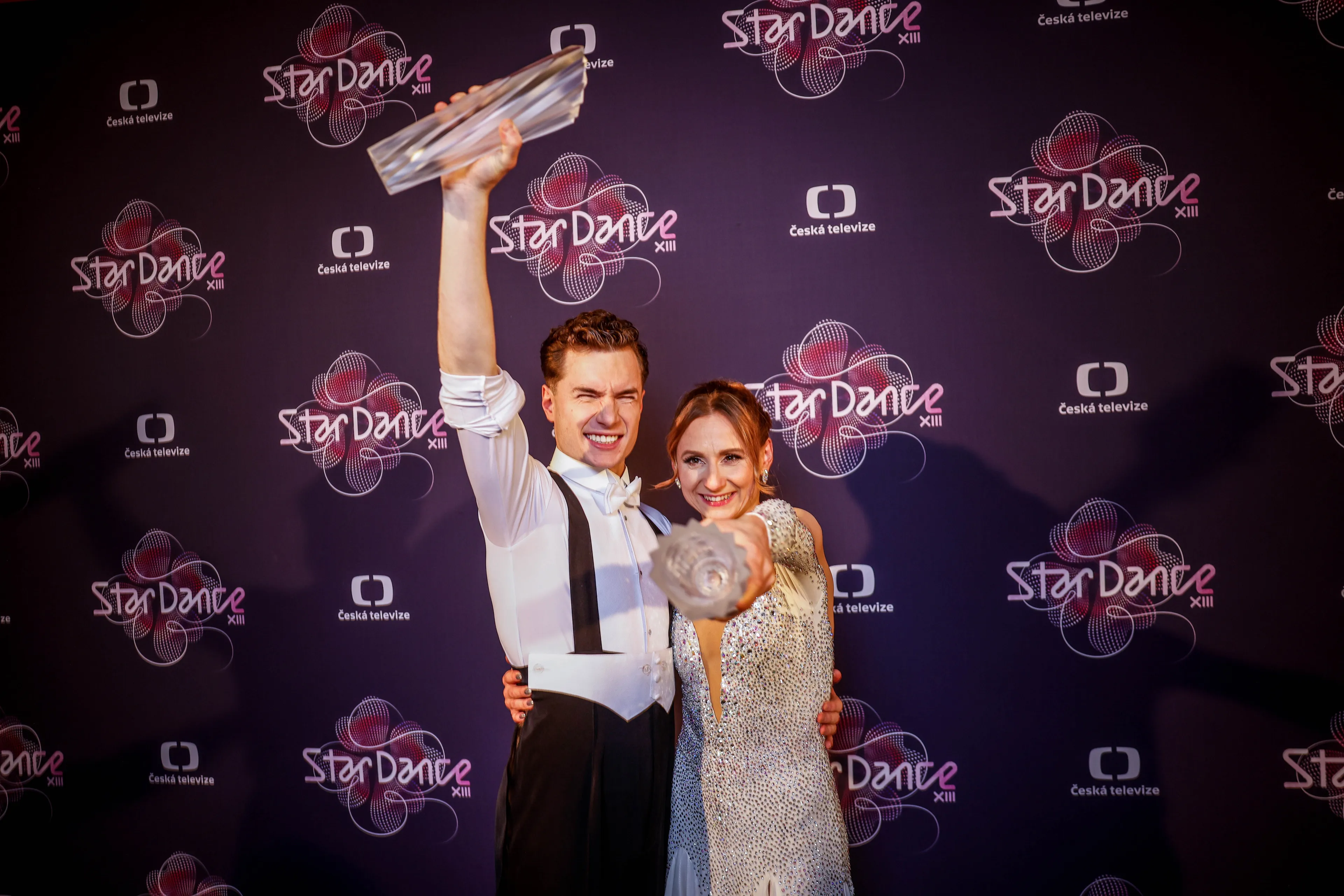 Oskar Hes a Kateřina Bartuněk Hrstková © Česká televize_foto_Mikuláš Křepelka