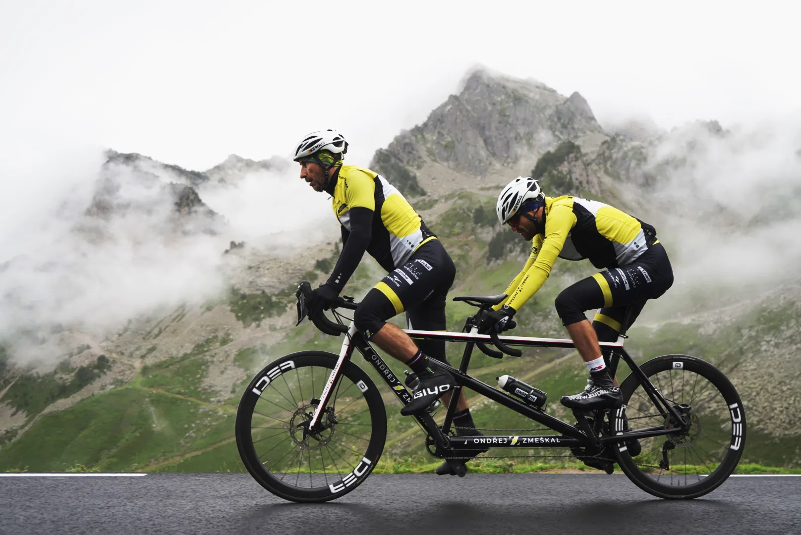 Tour de France ve tmě