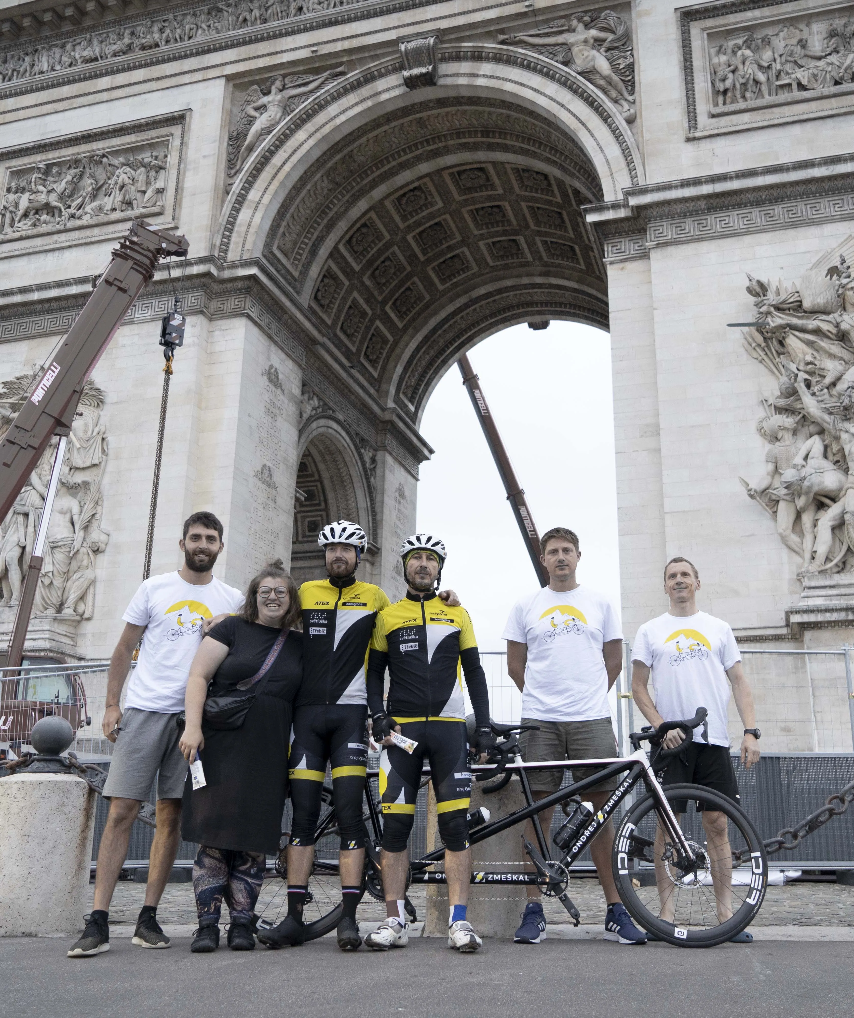 Tour de France ve tmě_Paris