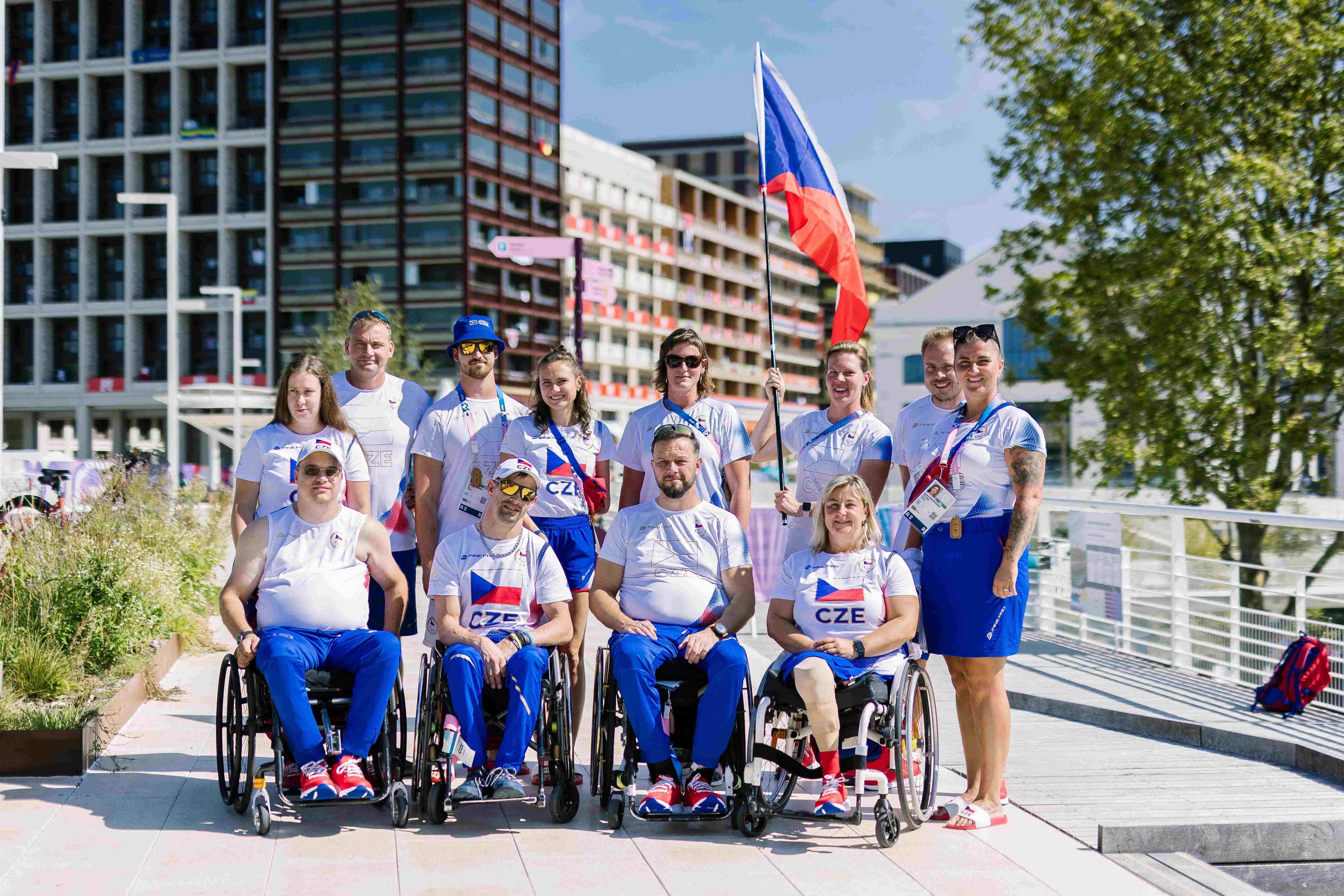 Vlajkonoši atleti © Český paralympijský tým