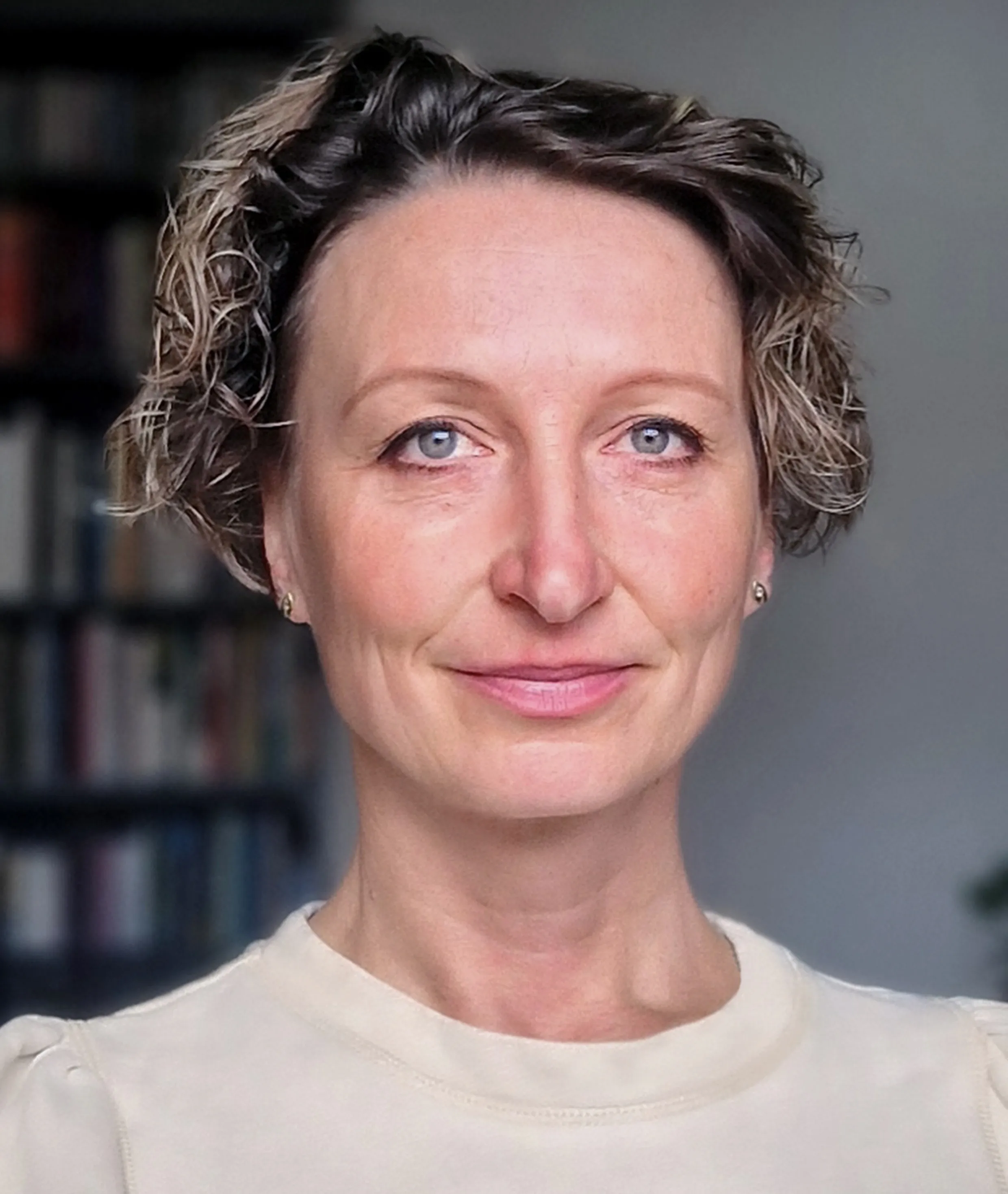 beta bajgart headshot