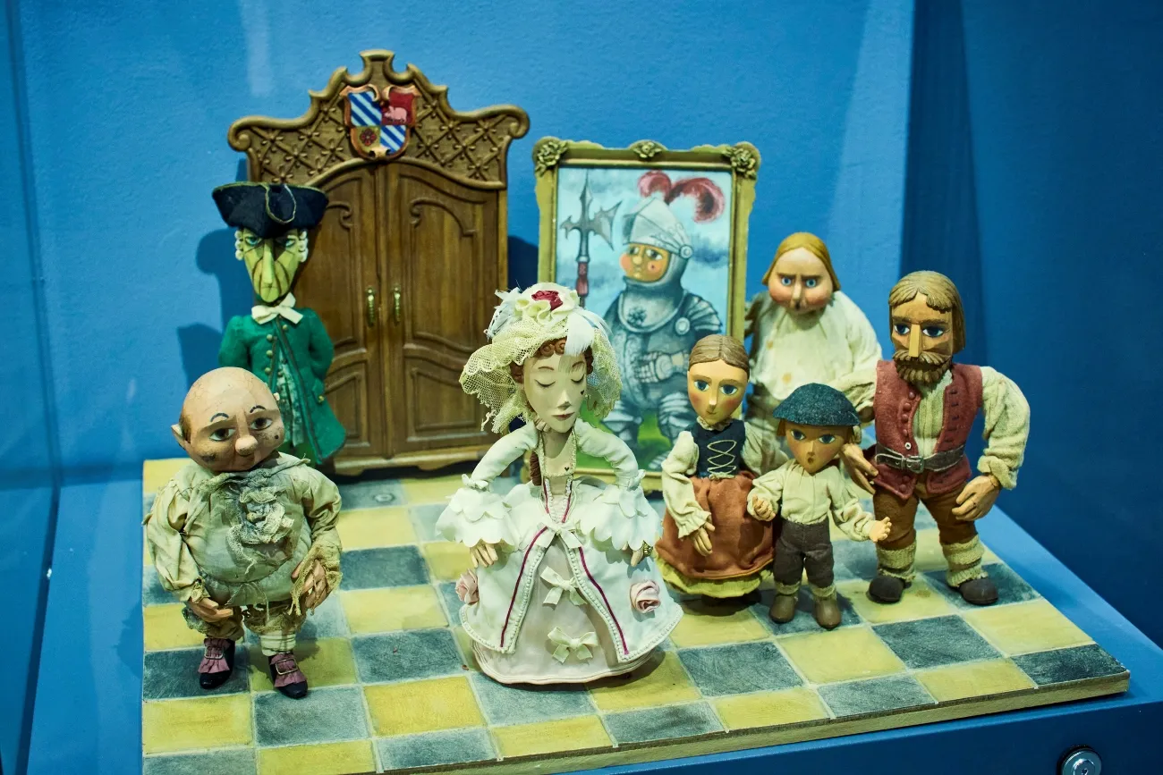 Výstava Kouzlo loutek a poezie obrazu © Česká televize_foto_Tomáš Martinek (1)