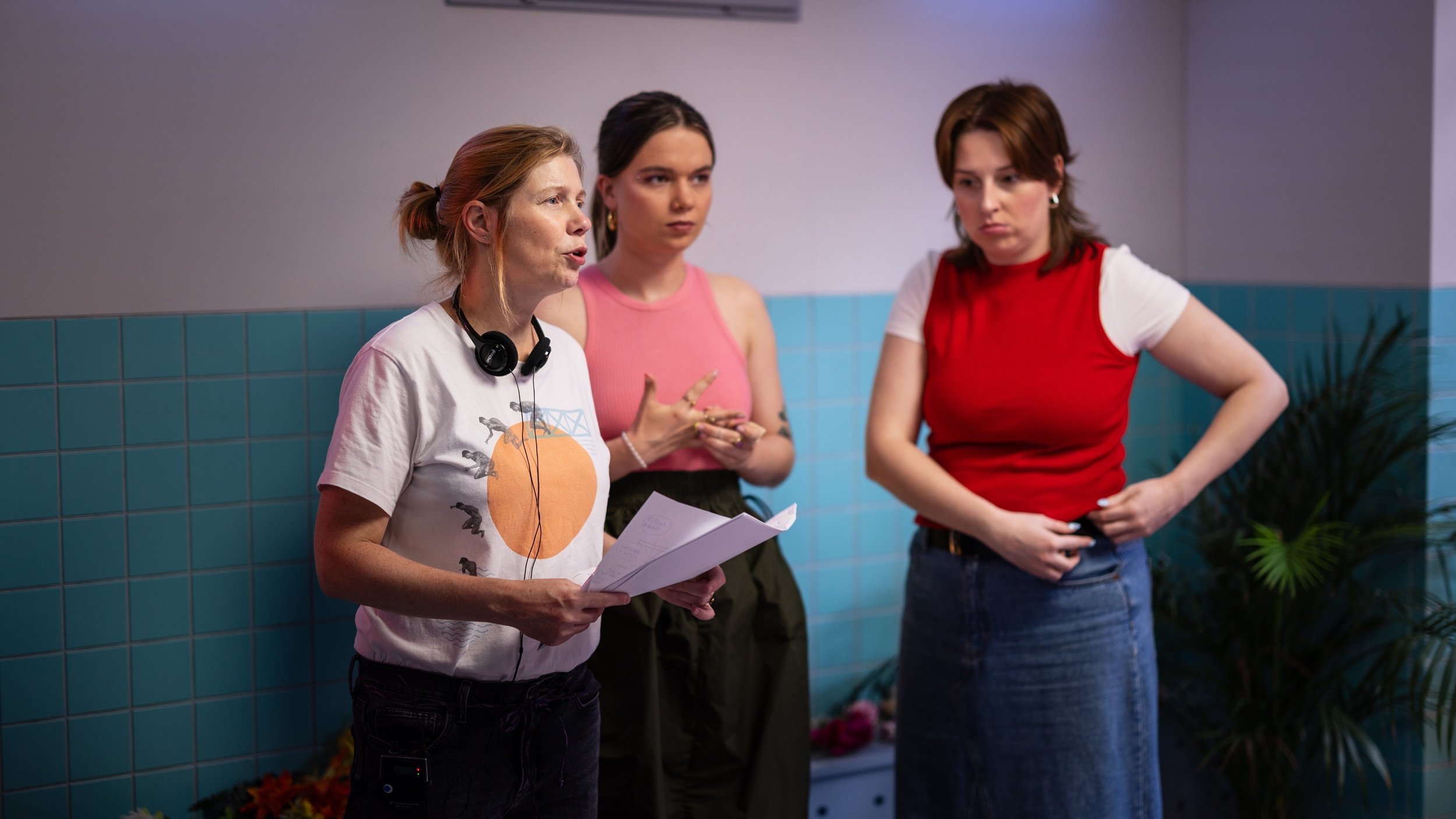 Režisérka Erika Hníková, Zuzana Kašparová a Terézia Ferjančeková © Česká televize foto Mikuláš