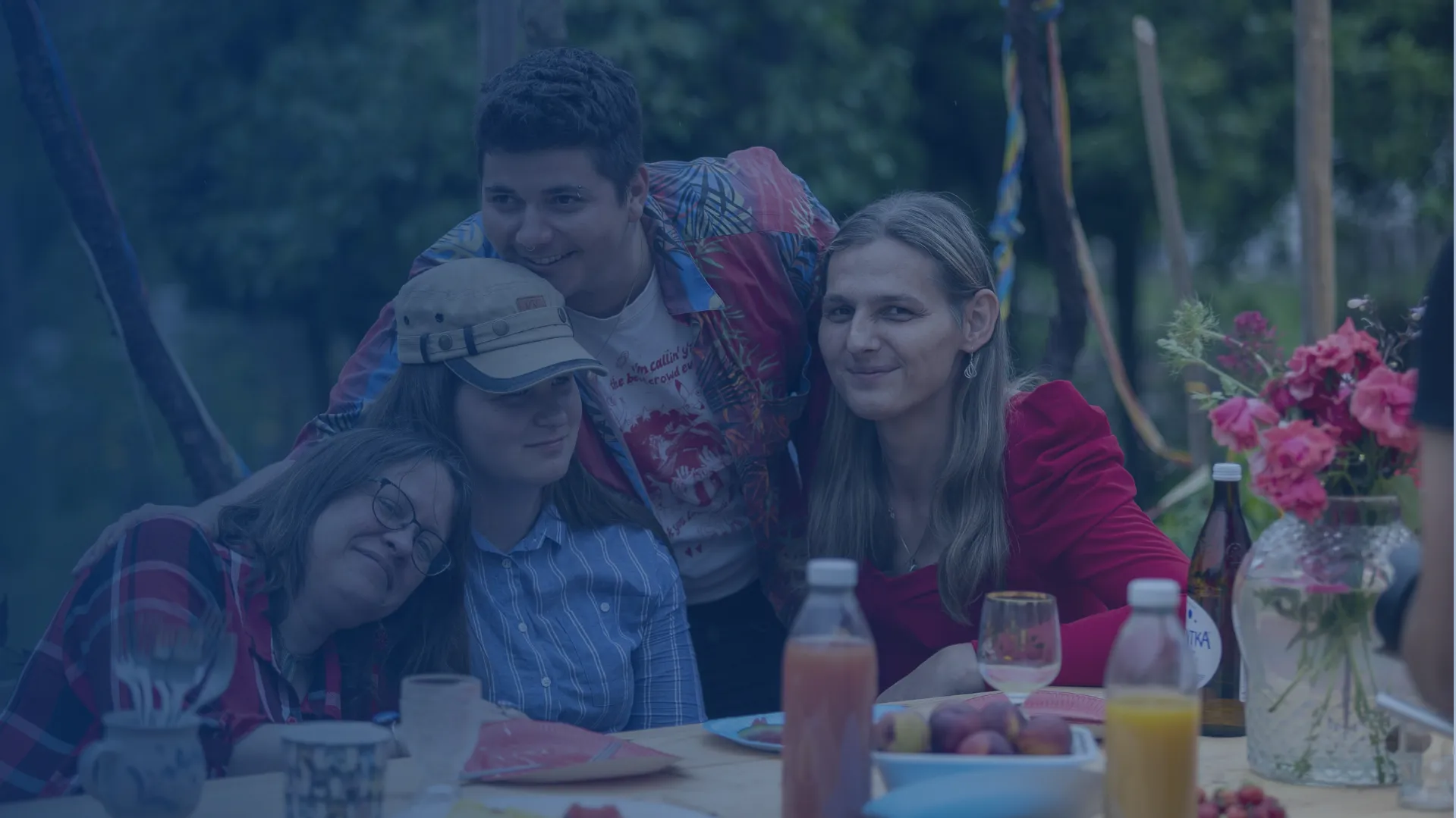 Transgender, drogy ve školách, dezinformace. Zóna zájmu přináší témata, která rezonují ve společnosti