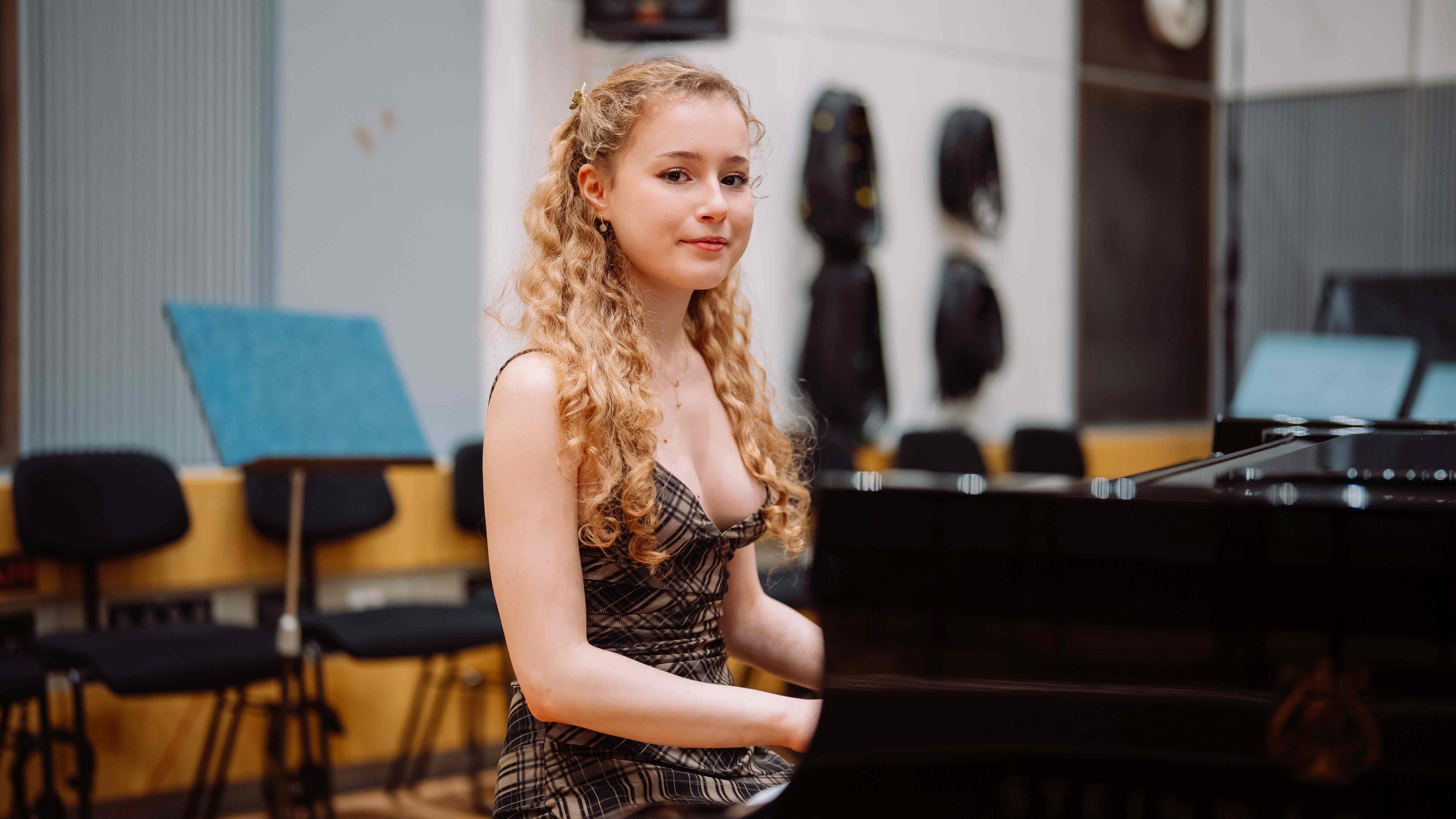 Finále Eurovision Young Musicians přinese živě ČT art. O vítězství usiluje i česká hudebnice Nora Lubbadová